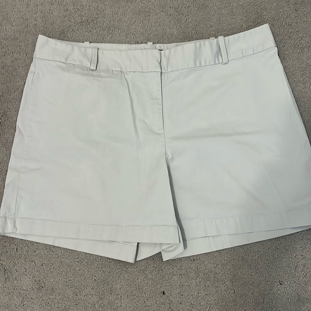 Euc Talbots size 16 shorts